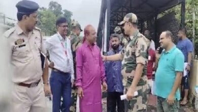 Photo of बांग्लादेश के कोमिला स्थित सेंट्रल जेल से 37 साल बाद एक शख्स रिहा होकर घर लौटा