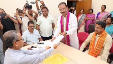 Photo of बीजेपी उम्मीदवार राजीव भट्टाचार्य ने राज्यसभा उपचुनाव के लिए नामांकन पत्र दाखिल कर दिया है