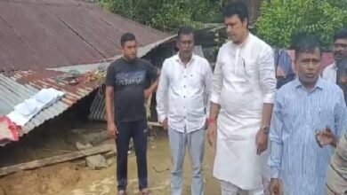 Photo of राज्य में बाढ़ के हालात को देखते हुए सांसद बिप्लब कुमार देब ने सांसद निधि से एक करोड़ रुपये देने की घोषणा की है