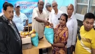 Photo of रामठाकुर सेवा मंदिर एवं नवा दिगंता सामाजिक संगठन ने बाढ़ प्रभावित लोगों के बीच राहत सामग्री का वितरण किया