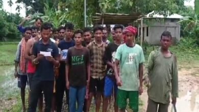 Photo of सड़क सुधारीकरण की मांग के बावजूद नहीं हो रही सुधारीकरण, ग्रामीणों ने दी आंदोलन समाप्त करने की चेतावनी