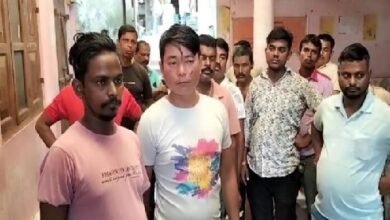 Photo of लेक चौमुहानी बाजार में पूजा समिति की बैठक पर बाहरी लोग ने हमला बोल दिया