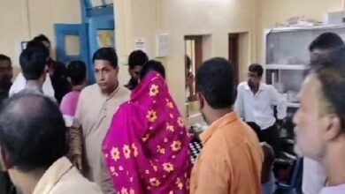 Photo of शपथ ग्रहण समारोह में बवाल, कई बीजेपी कार्यकर्ता घायल, आरोप-प्रत्यारोप से गरमाया कदमतला ब्लॉक इलाका