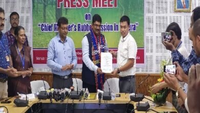 Photo of पत्रकार वार्ता में जनजाति कल्याण विभाग के निदेशक मुख्यमंत्री ने कहा कि रबर मिशन के तहत राज्य में पिछले 4 वर्षों में जनजाति वर्ग के 56,400 लोग लाभान्वित हुए हैं
