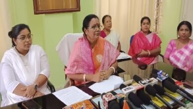 Photo of प्रेस कॉन्फ्रेंस में त्रिपुरा महिला आयोग की अध्यक्ष आयोग ने महिलाओं के सशक्तिकरण के लिए भी पहल की है