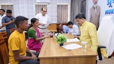 Photo of मुख्यमंत्री ने पूर्वी प्रतापगढ़ के बिकी ऋषिदास के कैंसर के इलाज में मदद करने का निर्देश दिया है