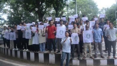 Photo of टीएसएफ कार्यकर्ताओं ने रोमन लिपि की मांग को लेकर विरोध प्रदर्शन किया