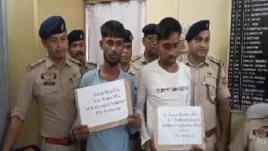 Photo of पुलिस ने गुप्त सूचना के आधार पर दो गांजा तस्करों को पकड़ा