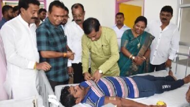 Photo of दान का मतलब है लोगों के करीब रहना, जो लोग रक्तदान करते हैं वे सर्वोत्तम मानव धर्म का पालन कर रहे हैं: मेयर