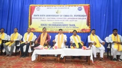 Photo of उनकोटि जिले स्थित ईश्वरचंद्र विद्यासागर की 204वीं जयंती, हमें ईश्वरचंद्र विद्यासागर के बताये रास्ते पर आगे बढ़ना होगा: तपशील जाति कल्याण मंत्री