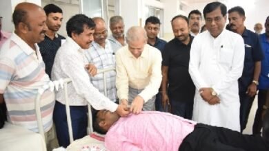 Photo of रवीन्द्र, नजरूल, सुकान्त की जयंती पर स्वैच्छिक रक्तदान शिविर, जो लोग ऐसे निस्वार्थ कार्य के लिए आगे आते हैं वे महान कार्य कर रहे हैं: मेयर