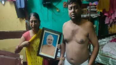 Photo of लैब असिस्टेंट के घर पर बदमाशों ने किया हमला, तोड़फोड़, 13 साल के नाबालिग को भी नहीं बख्शा