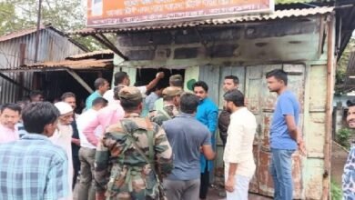 Photo of आग से तीन दुकानें जलकर राख हो गईं