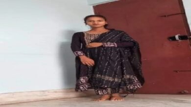 Photo of एक युवती के अपहरण और हत्या के आरोप में बेबस माता-पिता ने आरोपी युवक को फांसी की सजा देने की मांग की है
