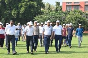 Photo of शिक्षा मंत्रालय ने एनएसएस के साथ मिलकर दिल्ली विश्वविद्यालय के श्री वेंकटेश्वर कॉलेज में “स्वभाव स्वच्छता, संस्कार स्वच्छता” थीम के तहत स्वच्छता अभियान का आयोजन किया