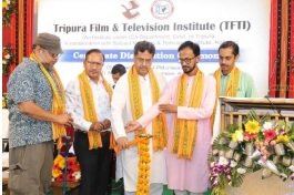 Photo of शैक्षणिक वर्ष 2023-24 के लिए विभिन्न टीएफटीआई पाठ्यक्रमों के पूरा होने पर छात्रों को प्रमाण पत्र त्रिपुरा फिल्म और टेलीविजन संस्थान राज्य का गौरव है: मुख्यमंत्री