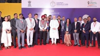 Photo of केन्द्रीय गृह एवं सहकारिता मंत्री श्री अमित शाह ने आज पश्चिम बंगाल में भारतीय भूमि पत्तन प्राधिकरण (LPAI) के ₹487 करोड़ की लागत से पैट्रापोल के यात्री टर्मिनल भवन एवं मैत्री द्वार का उद्घाटन किया