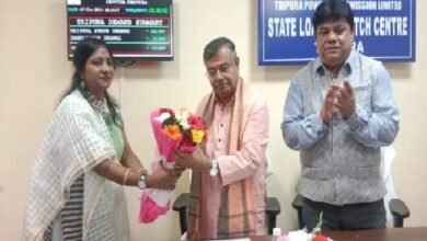 Photo of मंत्री रतन लाल नाथ ने 79 टीला स्थित स्टेट लोड डिस्पैच सेंटर का दौरा किया