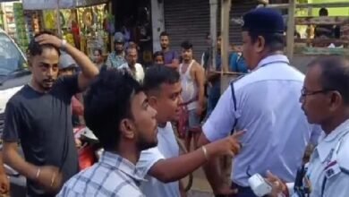 Photo of यातायात वाहन अधिनियम का उल्लंघन, नशे में धुत्त तीन युवकों को यातायात कर्मियों ने किया परेशान