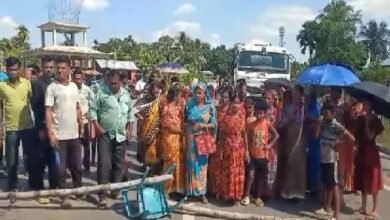 Photo of प्रोमिला वाहिनी दुष्कर्म मामले के आरोपियों को बचाने के लिए सड़क जाम में शामिल हुई