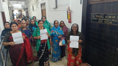 Photo of त्रिपुरा महिला संघर्ष परिषद ने नशामुक्ति, कर्जमाफी समेत 8 सूत्री मांगों को लेकर जिला शासक को प्रतिनियुक्ति दी है