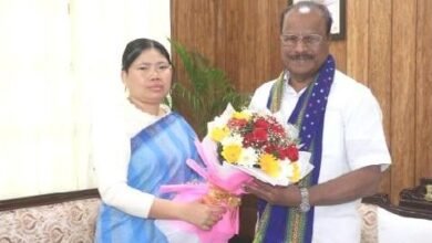 Photo of राज्यपाल से उद्योग एवं वाणिज्य मंत्री की सौजन्य मुलाकात