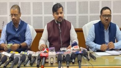 Photo of प्रेस कॉन्फ्रेंस में खाद्य मंत्री ने खरीफ सीजन के दौरान किसानों से न्यूनतम समर्थन मूल्य पर 21,315 मीट्रिक टन धान खरीदने का लक्ष्य लिया है