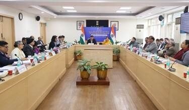 Photo of डॉ. मनसुख मांडविया ने कर्मचारी राज्य बीमा निगम (ईएसआईसी) की 195वीं बैठक की अध्यक्षता की