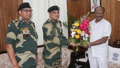 Photo of राज्यपाल से बीएसएफ एडीजी की शिष्टाचार मुलाकात