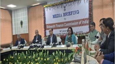 Photo of एक संवाददाता सम्मेलन में 16वें वित्त आयोग के अध्यक्ष ने त्रिपुरा के वित्तीय प्रबंधन की प्रशंसा की।