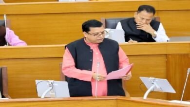 Photo of विधानसभा में सबसे युवा विश्व शतरंज चैंपियन ओकेश डोमाराजू को बधाई