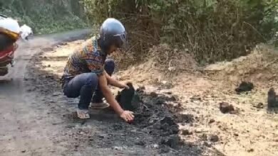 Photo of स्थानीय लोगों ने सड़क निर्माण में बड़े पैमाने पर धोखाधड़ी का आरोप लगाया