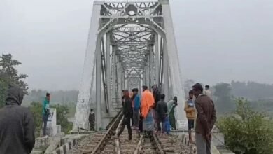 Photo of नववर्ष के पहले दिन ट्रेन से कटकर एक महिला की मौत हो गयी