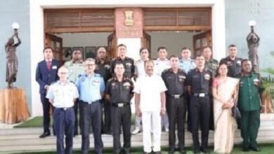 Photo of राष्ट्रीय रक्षा महाविद्यालय के प्रतिनिधिमंडल ने राज्यपाल से शिष्टाचार भेंट की