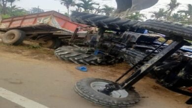 Photo of दुर्भाग्यवश, कोयला लदे ट्रैक्टर दुर्घटना में चालक की मृत्यु हो गई