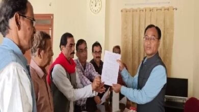 Photo of ईंट भट्ठा मजदूर यूनियन ने नौ सूत्री मांगों को लेकर श्रमायुक्त को सौंपा प्रतिनिधिमंडल