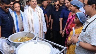 Photo of जी.बी.पी. मुख्यमंत्री ने अस्पतालों में रोगी सहायकों के लिए मध्याह्न भोजन कार्यक्रम का शुभारंभ किया, यह पहल निस्संदेह लोगों के कल्याण के लिए एक महत्वपूर्ण कदम है