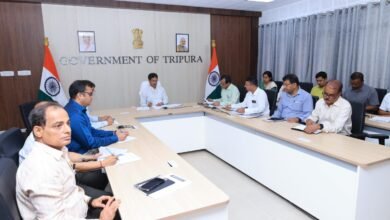 Photo of मुख्यमंत्री ने जिलाधिकारी व पुलिस अधीक्षक के साथ की बैठक, जिला प्रशासन को राज्य के विकास, जनता की शिकायतों व समस्याओं के निराकरण के लिए पहल करने का दिया निर्देश