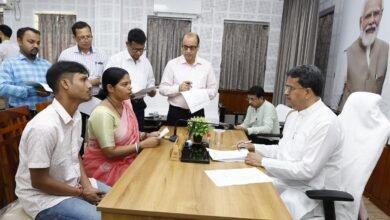 Photo of मुख्यमंत्री समीपेषु कार्यक्रम, सरकार राज्य के लोगों की समस्याओं का चरणबद्ध तरीके से समाधान करने का प्रयास कर रही है: मुख्यमंत्री