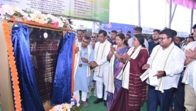 Photo of अगरतला रेलवे स्टेशन पर 132 केवी ट्रांसमिशन लाइन और 132 केवी फीडर बेस का आधिकारिक उद्घाटन, विद्युतीकृत रेल यातायात से सुगम और तेज़ रेल यातायात संभव होगा: ऊर्जा मंत्री