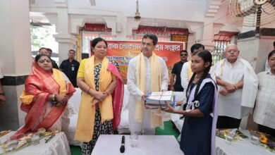 Photo of लोकनाथ मंदिर में पाठ्यपुस्तक वितरण समारोह में मुख्यमंत्री, गुणवत्तापूर्ण शिक्षा का प्रसार राज्य सरकार का लक्ष्य