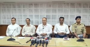 Photo of विज्ञान, प्रौद्योगिकी एवं पर्यावरण मंत्री ने पूजा के दौरान पर्यावरण को प्रदूषण मुक्त रखने का आह्वान किया