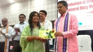 Photo of चिकित्सा अधिकारियों और पुस्तकालयाध्यक्षों को मिले नियुक्ति पत्रों ने राज्य को स्वास्थ्य सेवाओं समेत हर क्षेत्र में विकास के मामले में अग्रणी राज्य के रूप में स्थापित किया है: मुख्यमंत्री