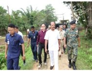 Photo of राज्यपाल ने उनकोटी जिले के विभिन्न सीमावर्ती गांवों का दौरा किया