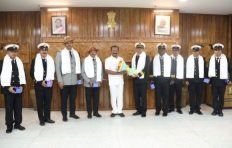 Photo of कोस्ट गार्ड के एक डेलीगेशन ने गवर्नर से कर्टसी मीटिंग की