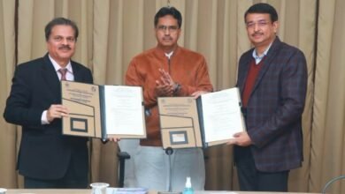 Photo of यह सही समय पर की गई पहल है: मुख्यमंत्री ने रेवेन्यू और वर्क्स डिपार्टमेंट और इंडिया मेटियोरोलॉजिकल डिपार्टमेंट के बीच 2 MoU सौंपे