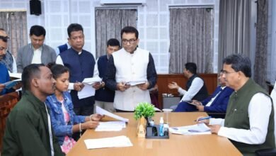 Photo of मुख्यमंत्री के समीपेष की 63वीं कड़ी में प्रतिमा दास ने पैराक्वाट विष से पीड़ित अपने बेटे के इलाज के लिए एक लाख रुपये की सहायता का आश्वासन दिया मुख्यमंत्री