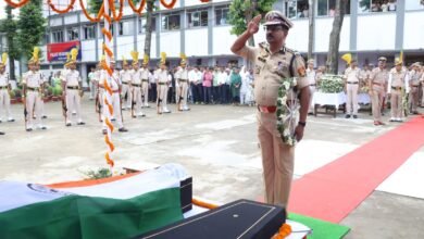 Photo of सेक्रेटेरिएट और पुलिस हेडक्वार्टर में दिवंगत DGP को श्रद्धांजलि दी गई
