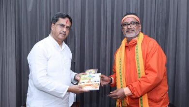 Photo of चिन्मय सेवा ट्रस्ट त्रिपुरा ब्रांच के स्वामी मित्रानंद ने मुख्यमंत्री से मुलाकात की