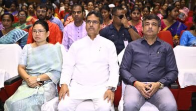 Photo of मुक्तधारा ऑडिटोरियम में मन की बात प्रोग्राम में मुख्यमंत्री ने कहा, मन की बात लोगों के लिए कुछ नया करने का मैसेज लेकर आती है